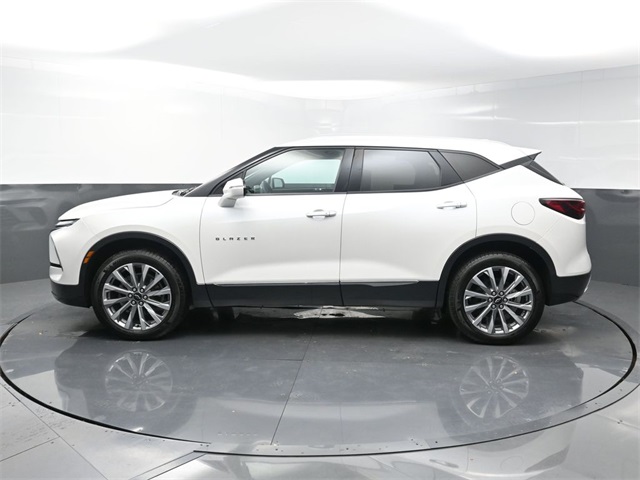 2024 Chevrolet Blazer Premier photo 3