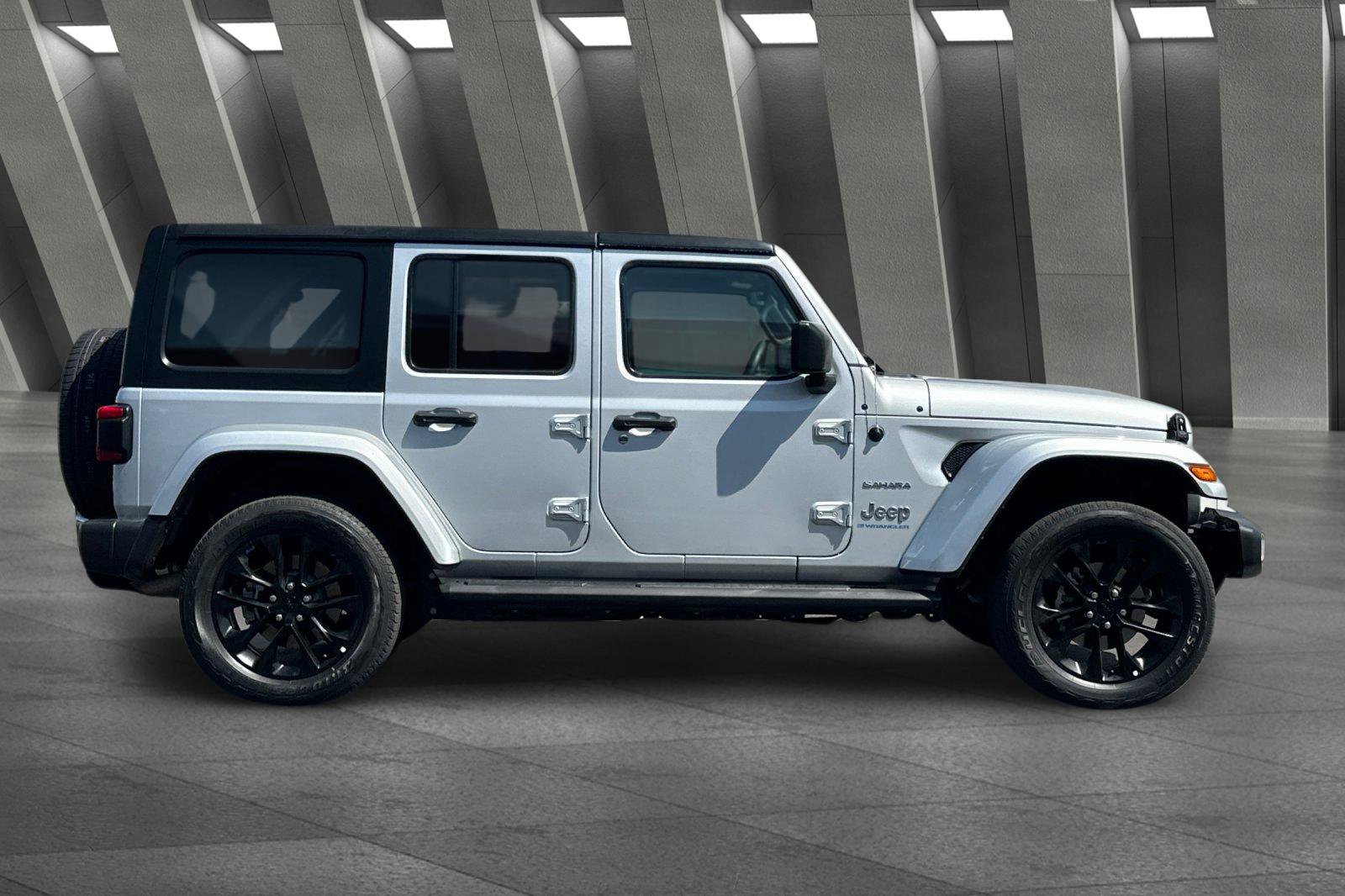 2023 Jeep Wrangler 4xe Sahara photo 2