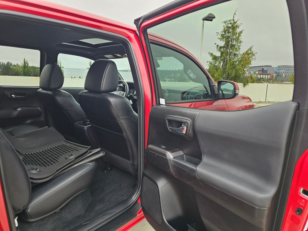 2022 Toyota Tacoma TRD Sport photo 14