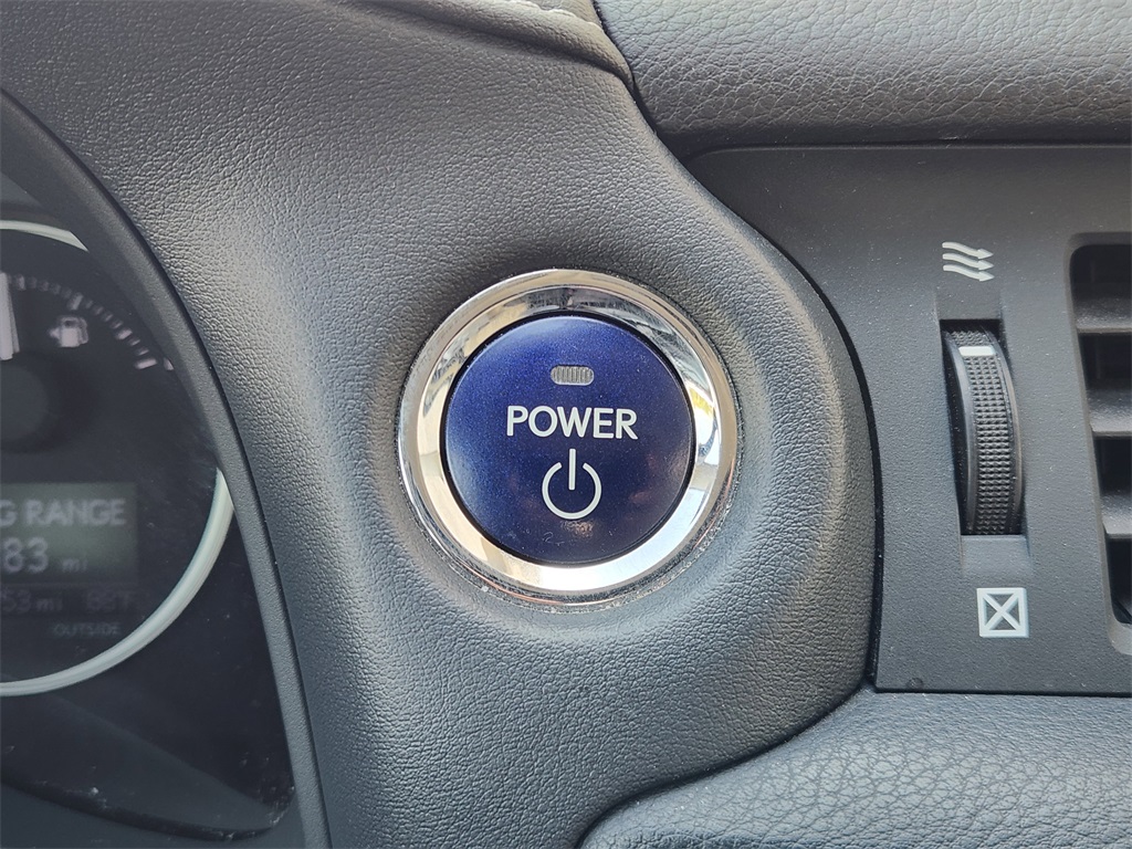 2017 Lexus CT 200h photo 18