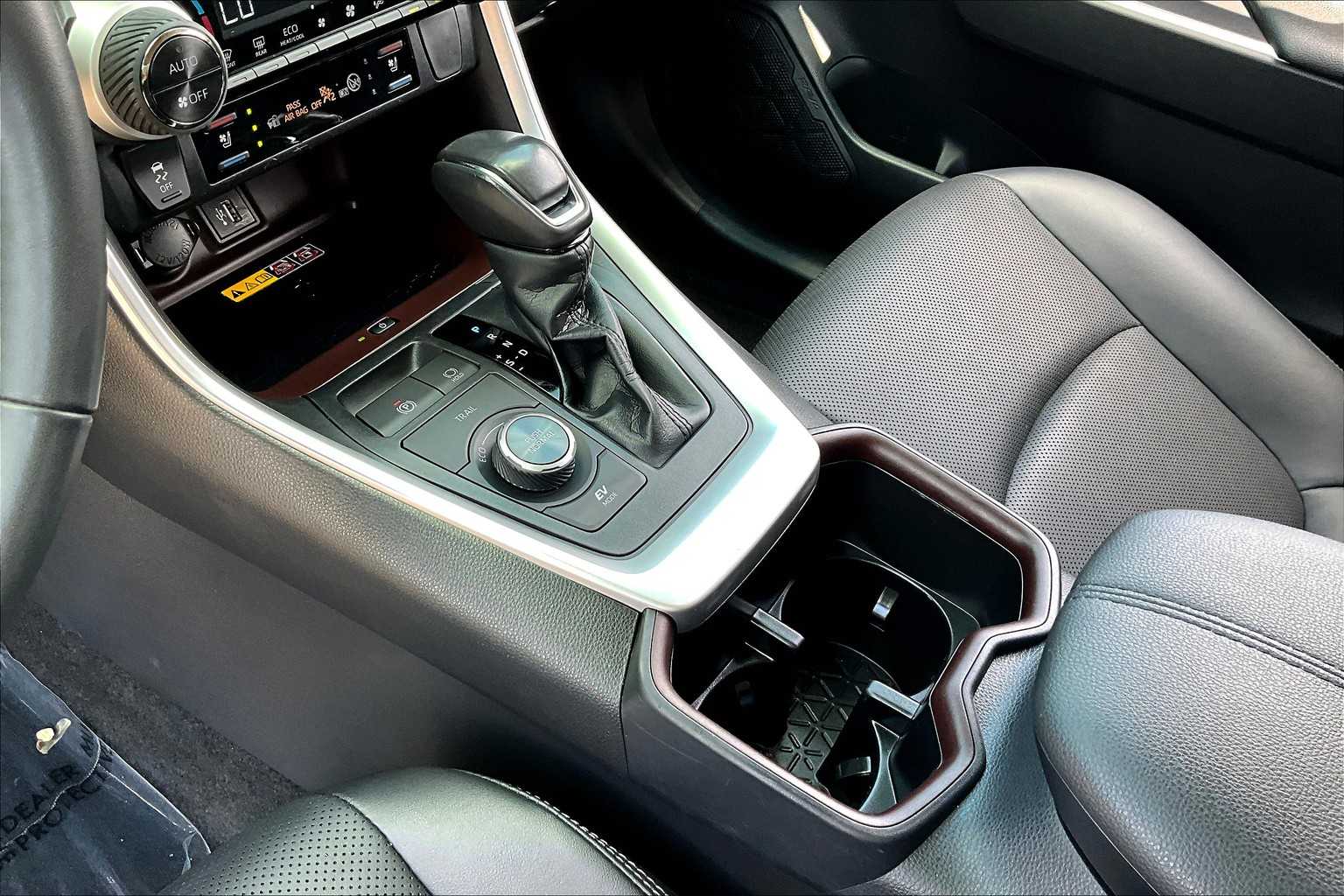 2024 Toyota RAV4 Hybrid Limited photo 15