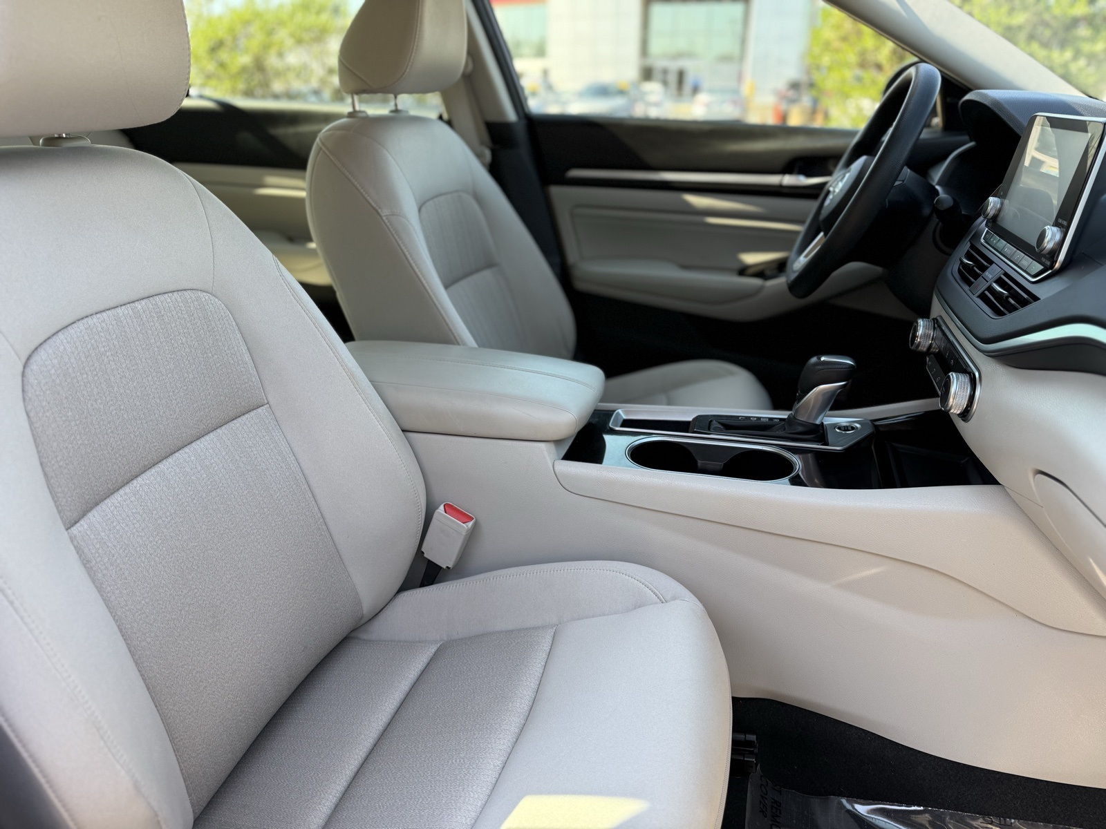 2021 Nissan Altima 2.5 SV photo 6