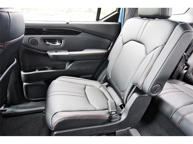 2025 Honda Pilot TrailSport photo 11