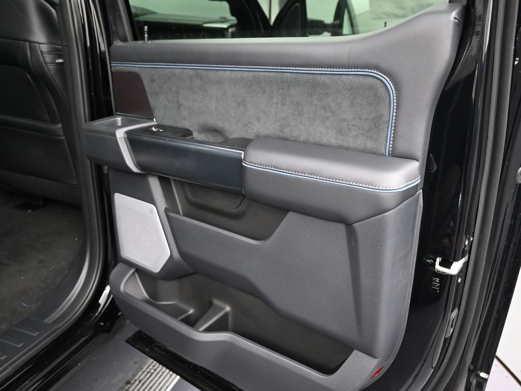2026 Ford F-350 Platinum photo 19
