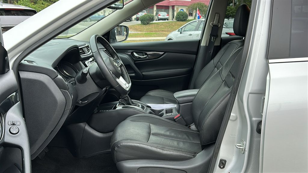2020 Nissan Rogue SL photo 10