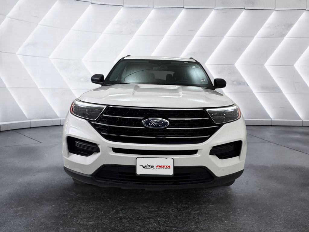 2021 Ford Explorer XLT photo 2