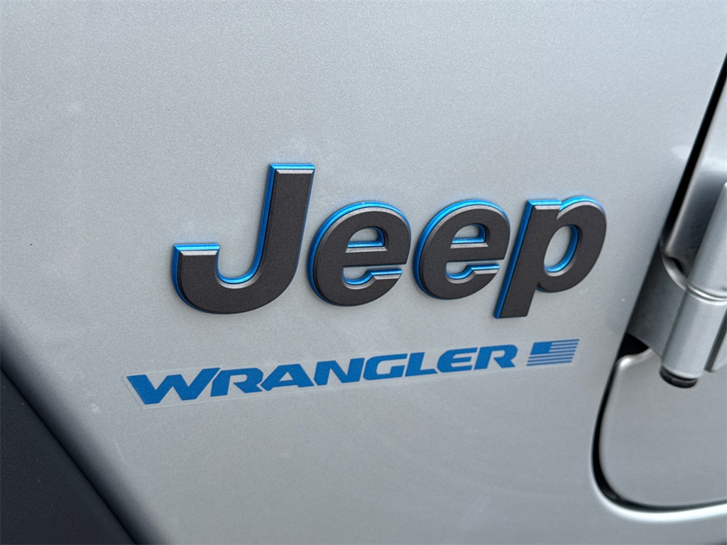 2023 Jeep Wrangler Base 4xe photo 12