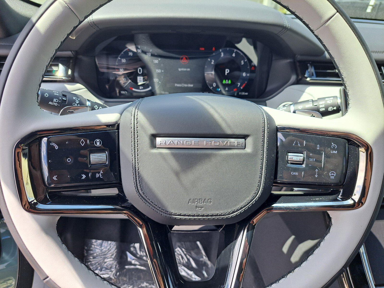 2026 Land Rover Range Rover Velar SE photo 11