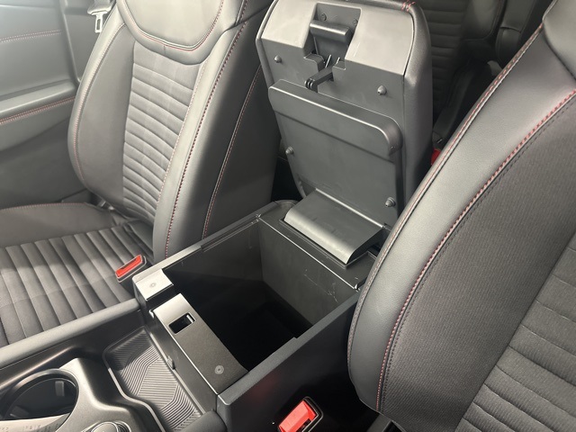 2025 Ford Explorer ST-Line photo 21