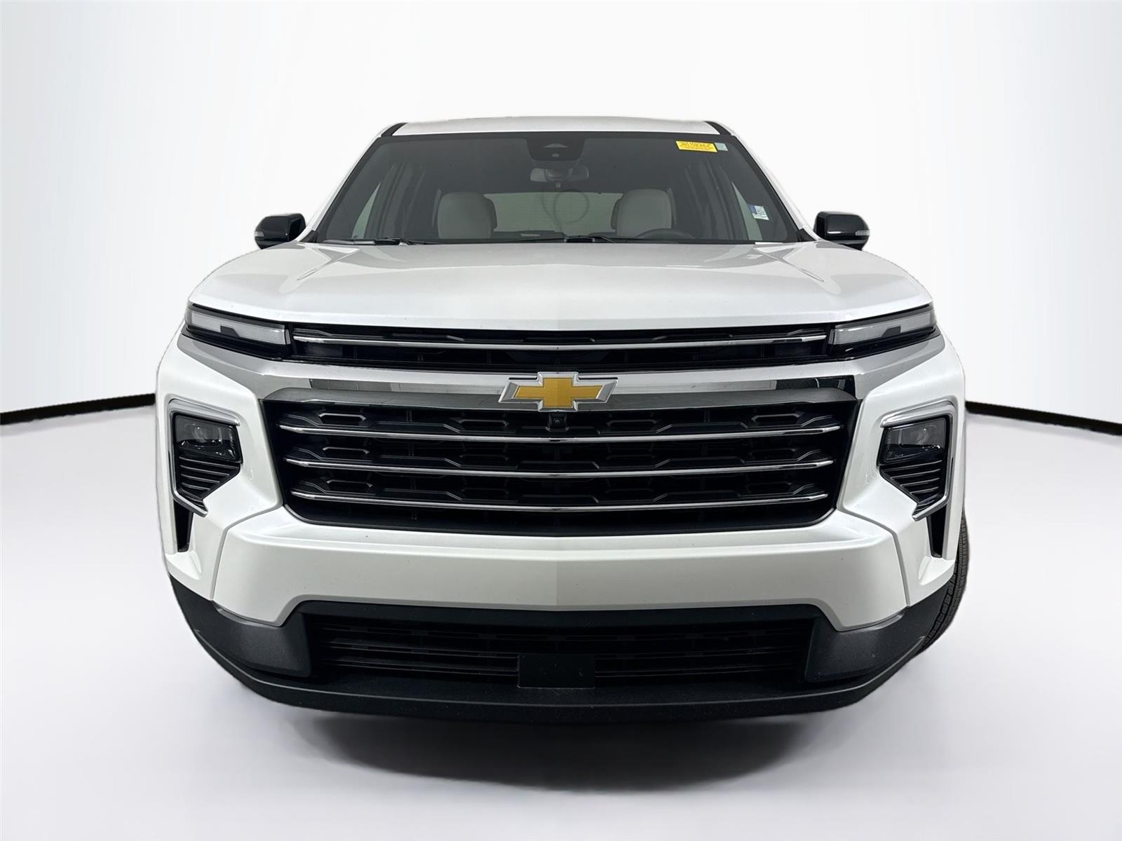 2025 Chevrolet Traverse photo 3
