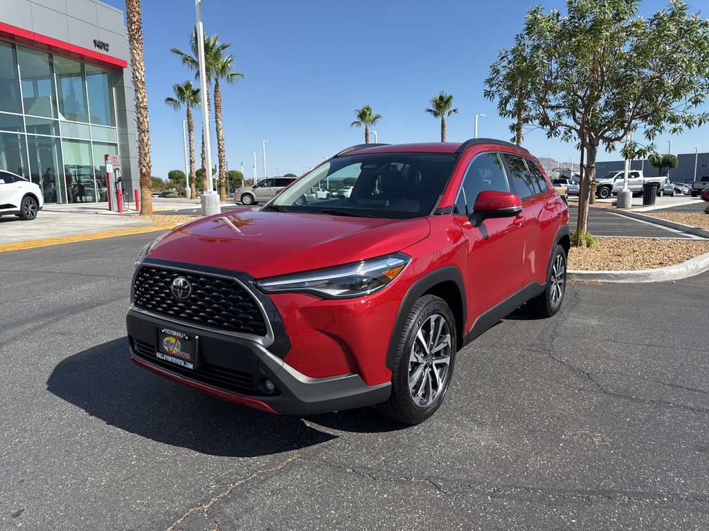 2024 Toyota Corolla Cross XLE photo 2