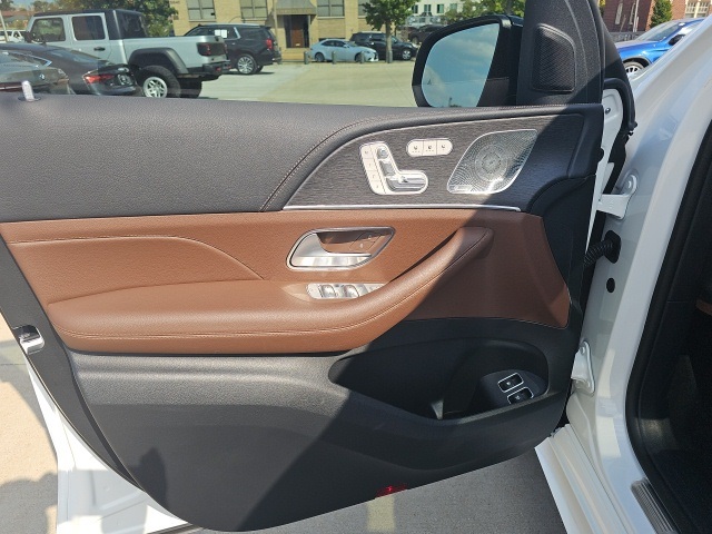 2025 Mercedes Benz GLE 450e 4MATIC photo 13