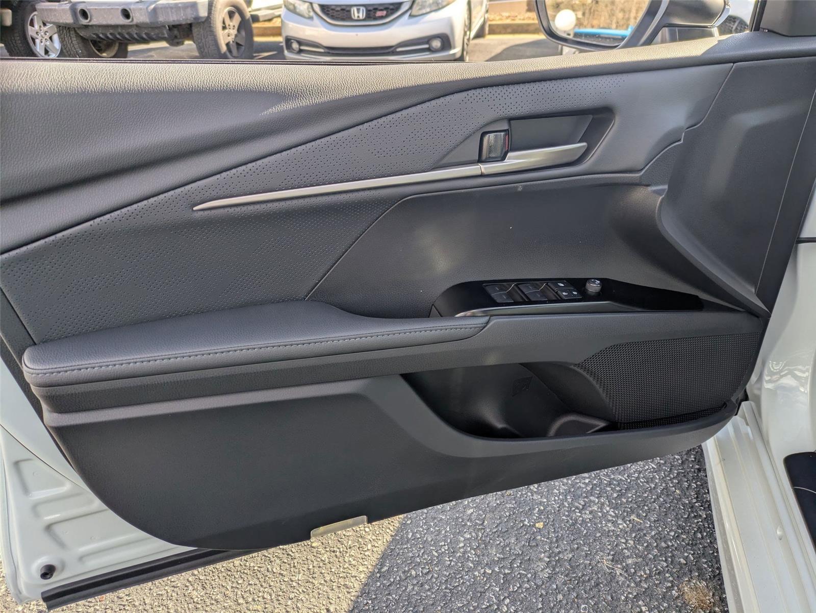 2025 Toyota Camry XSE photo 11
