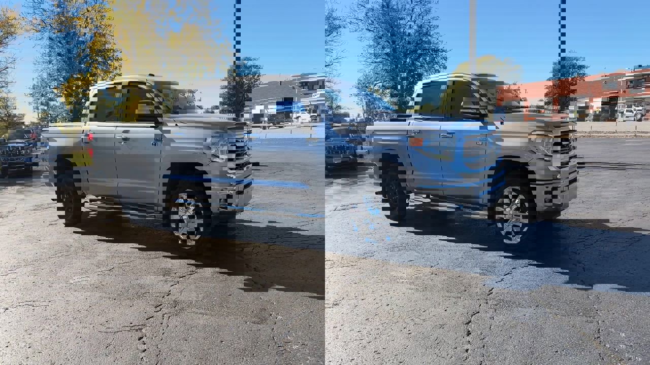 2015 Toyota Tundra Platinum Grade photo 2