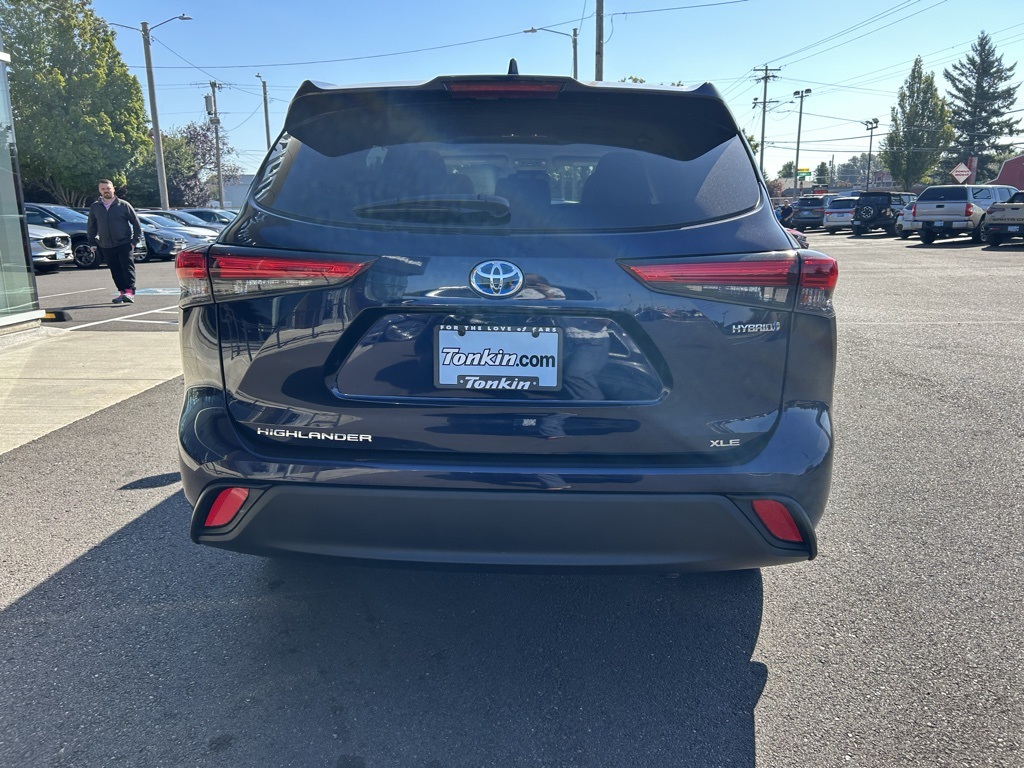 2022 Toyota Highlander Hybrid XLE photo 6