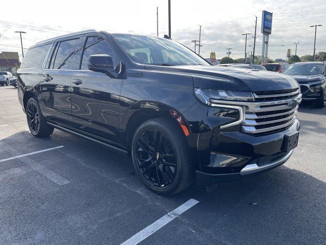 2021 Chevrolet Suburban High Country's photo