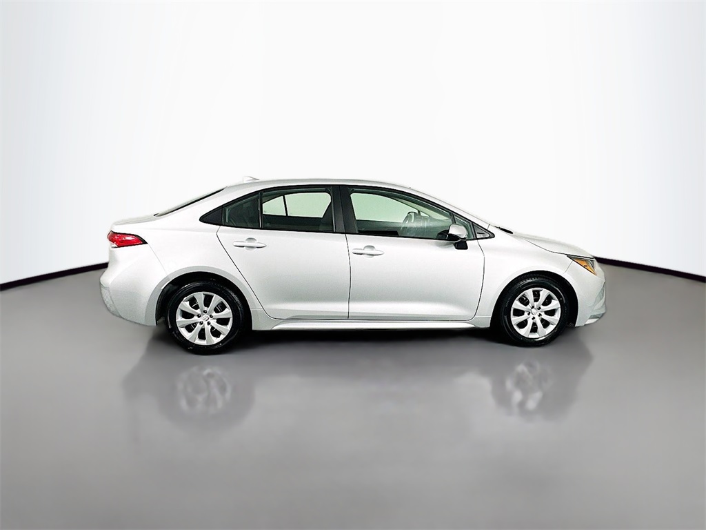 2023 Toyota Corolla LE photo 13