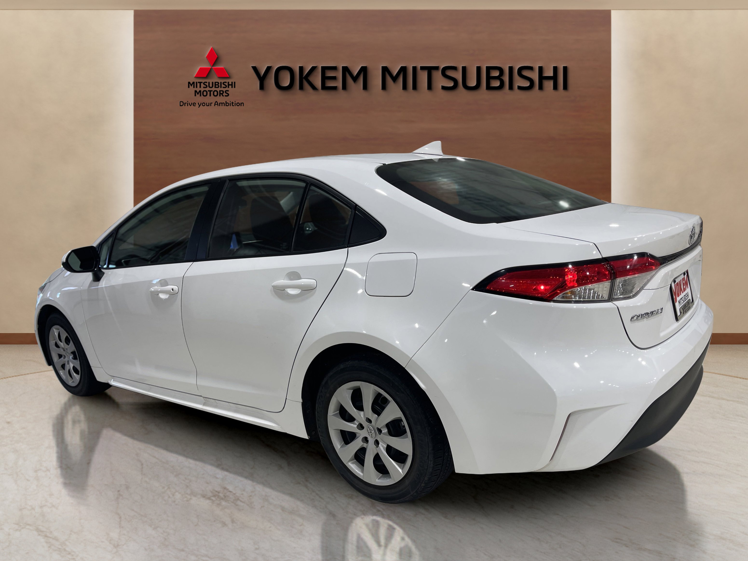 2023 Toyota Corolla LE photo 3