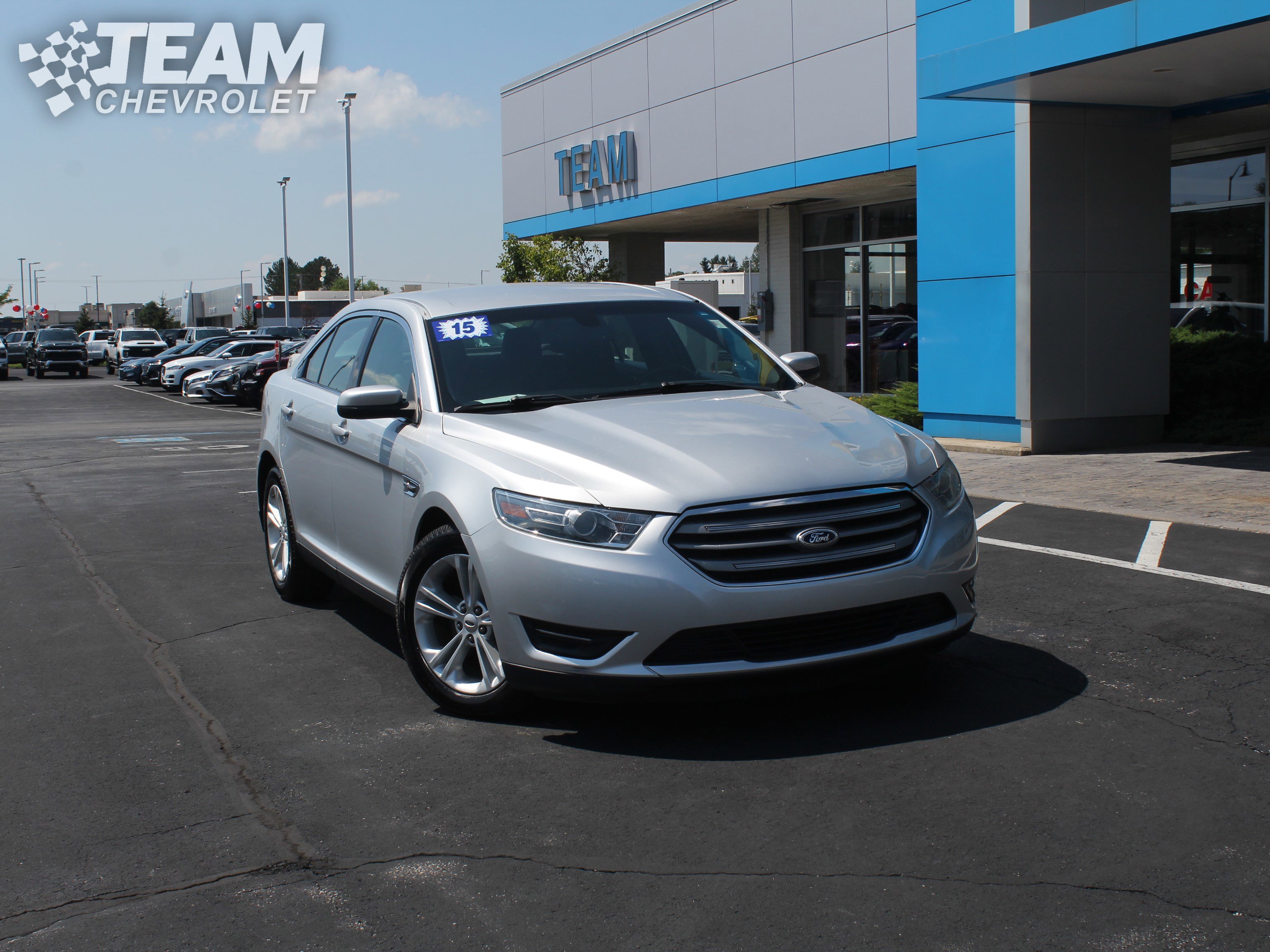 Used 2015 Ford Taurus SEL with VIN 1FAHP2E82FG174456 for sale in Valparaiso, IN