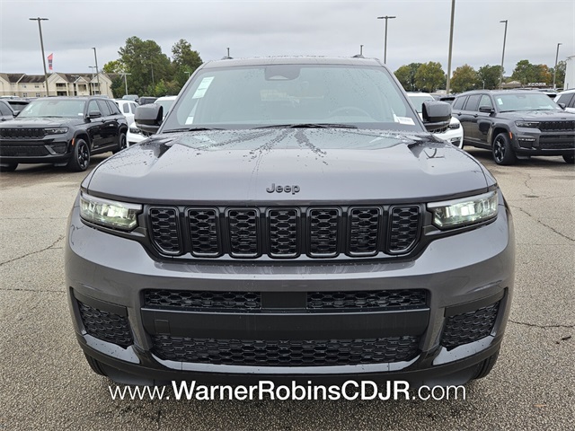 2025 Jeep Grand Cherokee Altitude X photo 2