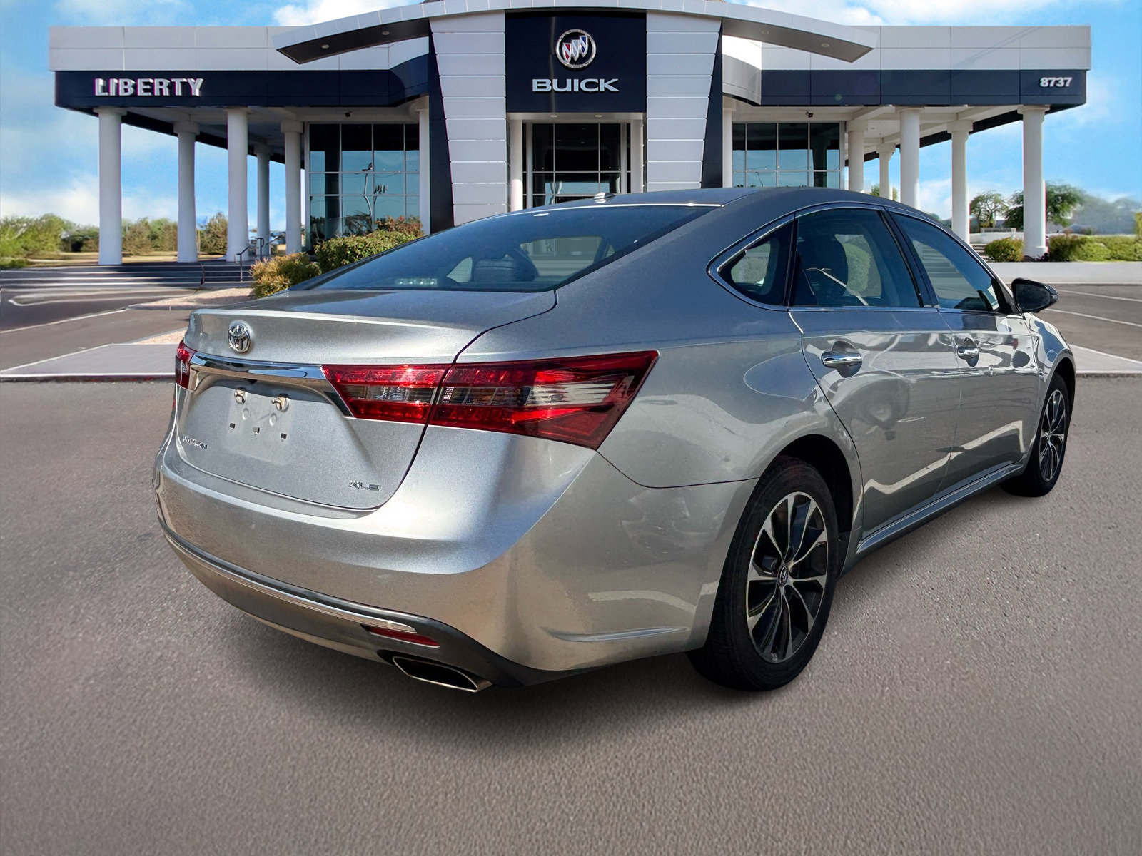 2018 Toyota Avalon Plus XLE Premium Touring Limited photo 2