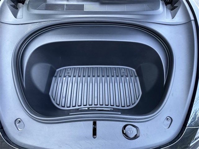 2025 Tesla Model 3 Long Range photo 22
