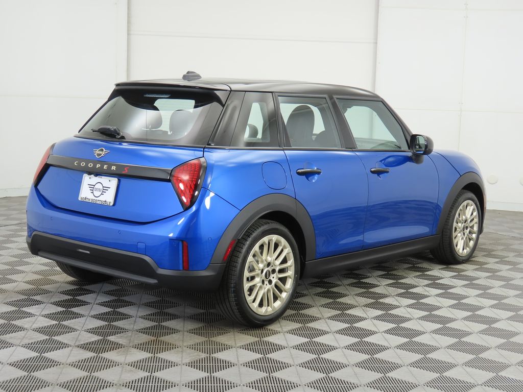 2025 Mini Cooper 4 Door Hardtop Signature photo 5