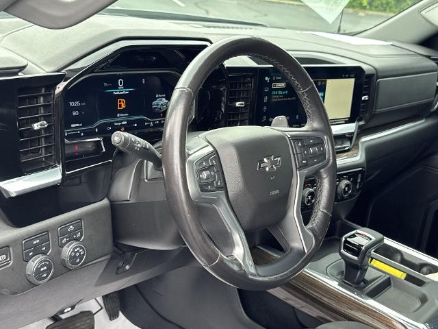 2023 Chevrolet Silverado 1500 RST photo 2