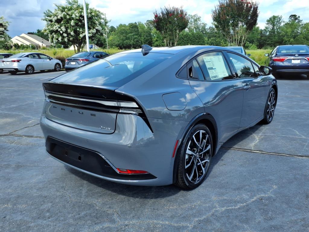 2025 Toyota Prius Plug-in Hybrid XSE photo 7
