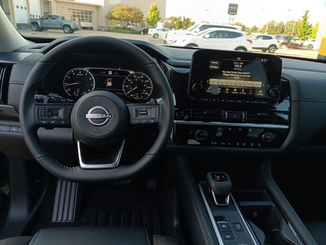 2025 Nissan Pathfinder SL photo 15