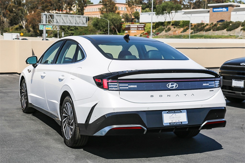 2025 Hyundai Sonata Hybrid Limited photo 3