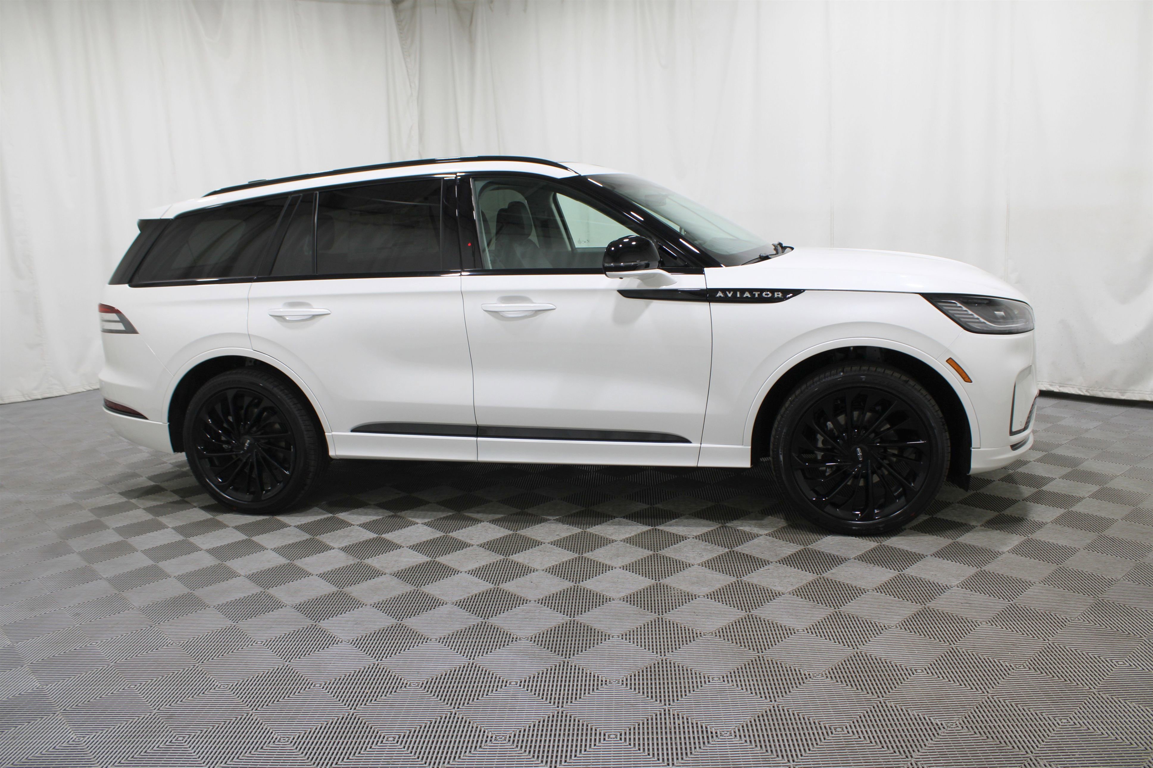 2025 Lincoln Aviator Reserve photo 18