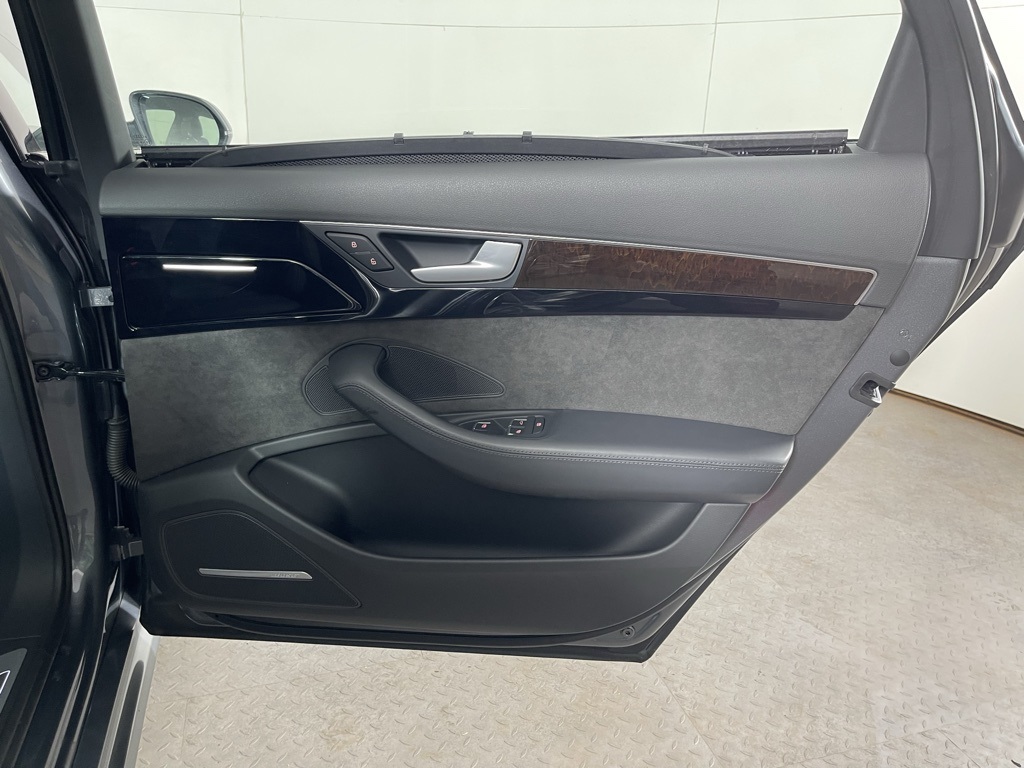 2017 Audi A8 L 3.0T Quattro photo 16