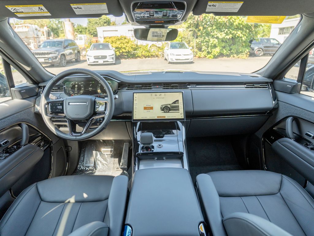 2025 Land Rover Range Rover Sport SE photo 16