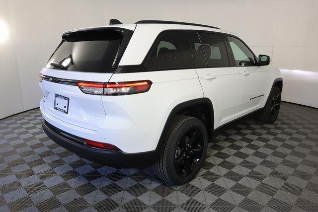 2025 Jeep Grand Cherokee Altitude X photo 2