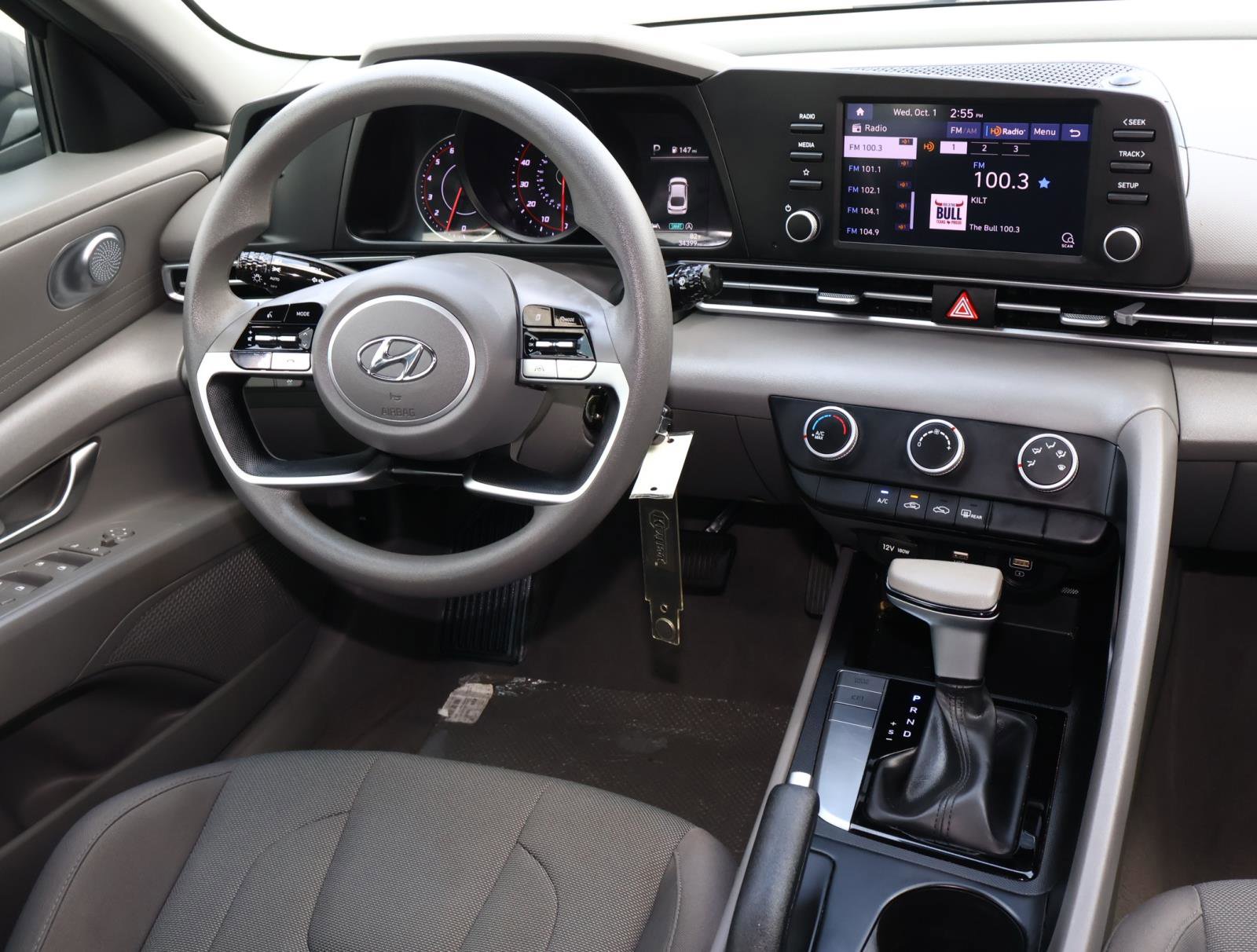 2023 Hyundai Elantra SE photo 10