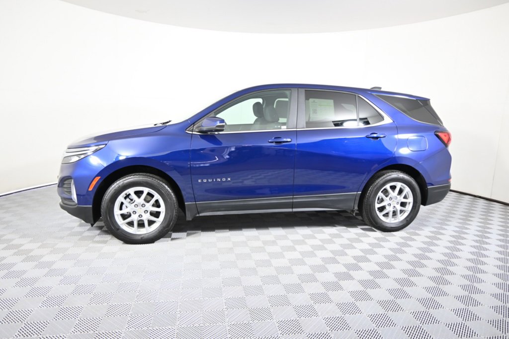 Used 2022 Chevrolet Equinox LT with VIN 3GNAXUEV4NL258938 for sale in Forest Lake, Minnesota