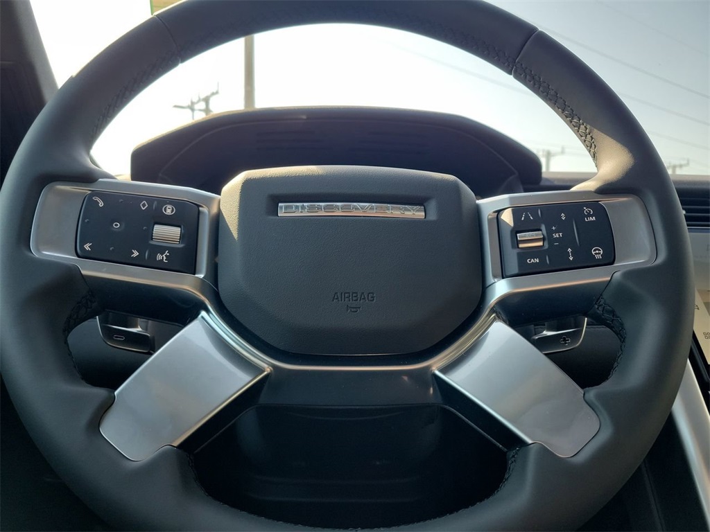 2025 Land Rover Discovery S photo 27