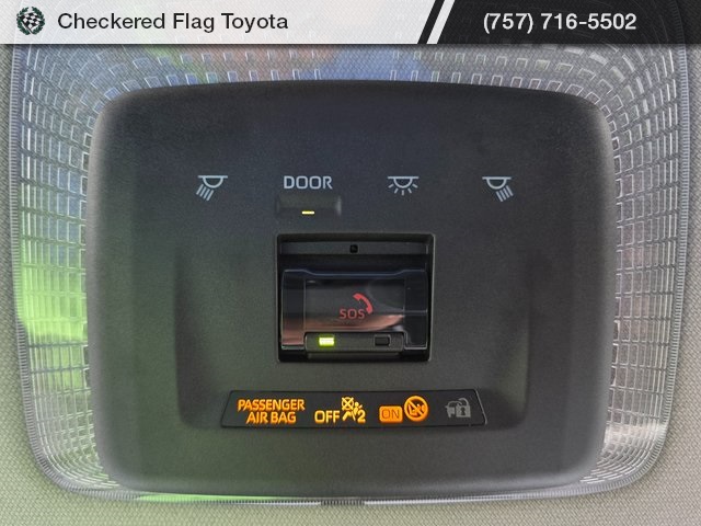 2024 Toyota Prius LE photo 9