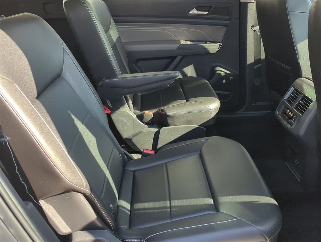 2023 Volkswagen Atlas V6 SEL R-Line photo 22