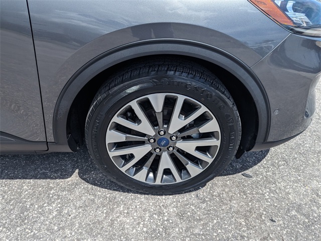 2021 Ford Escape Hybrid Titanium photo 18