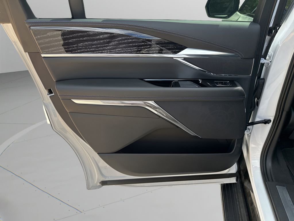 2025 Cadillac Escalade IQ Sport photo 39