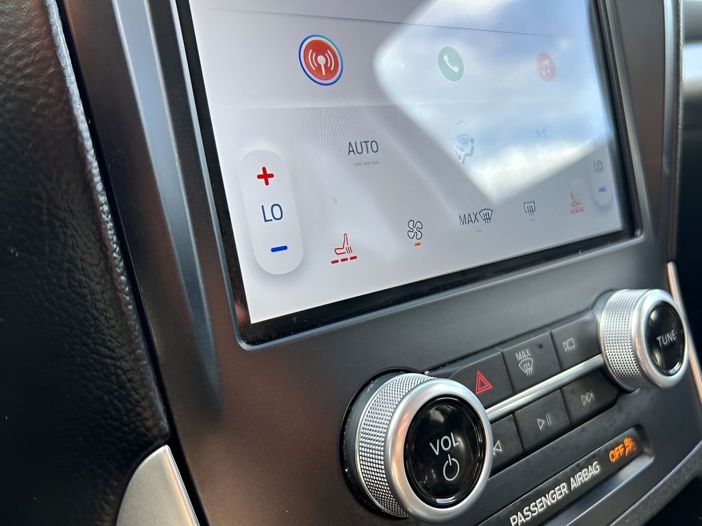 2023 Ford Edge SEL photo 16