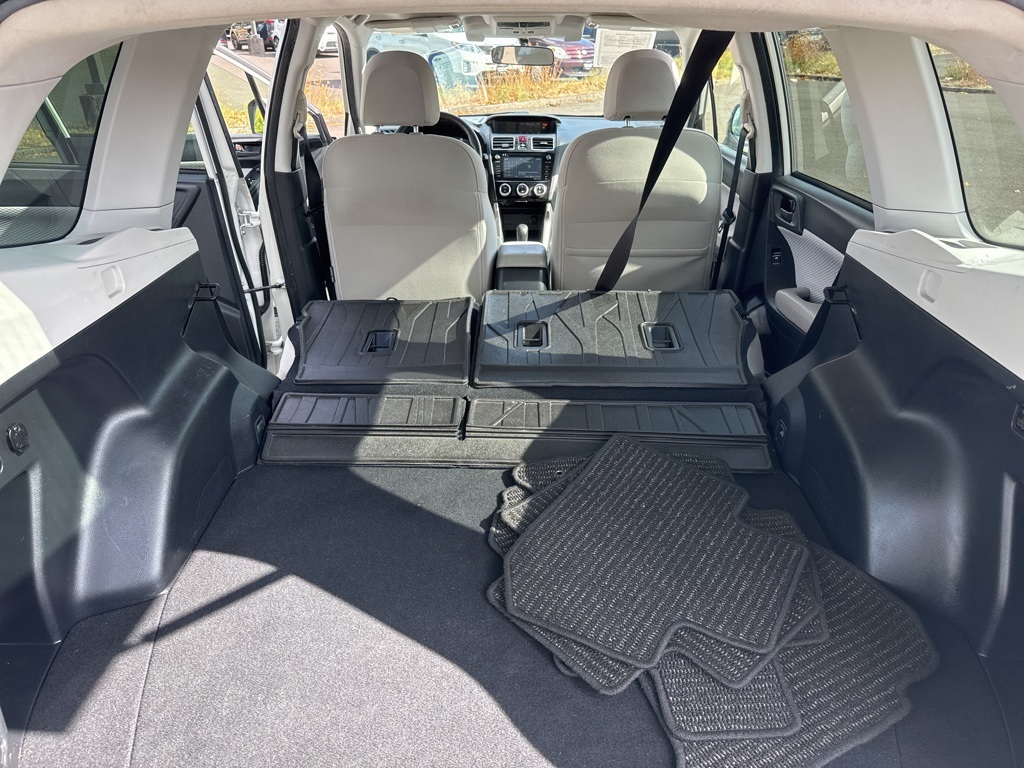 2017 Subaru Forester 2.5i Premium photo 18