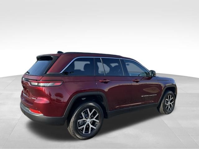 2025 Jeep Grand Cherokee Limited photo 3