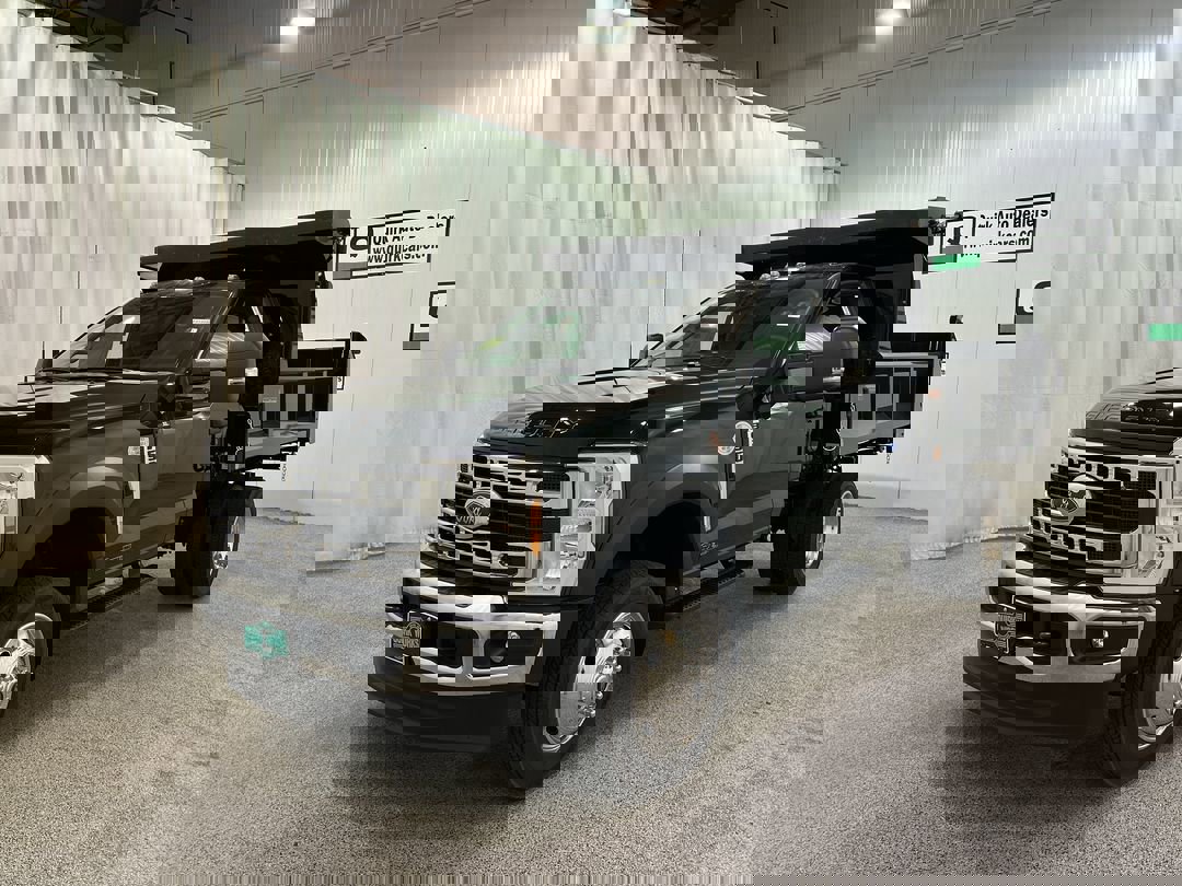 2025 Ford F-550 XL photo 2