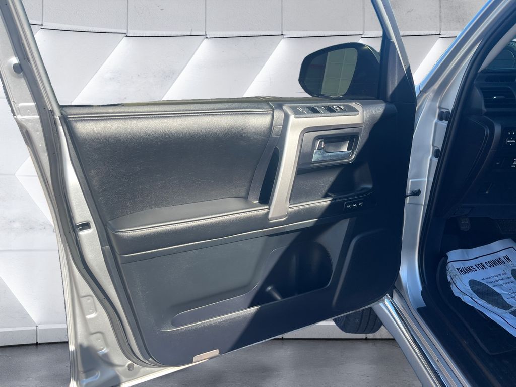 2015 Toyota 4Runner Limited photo 12