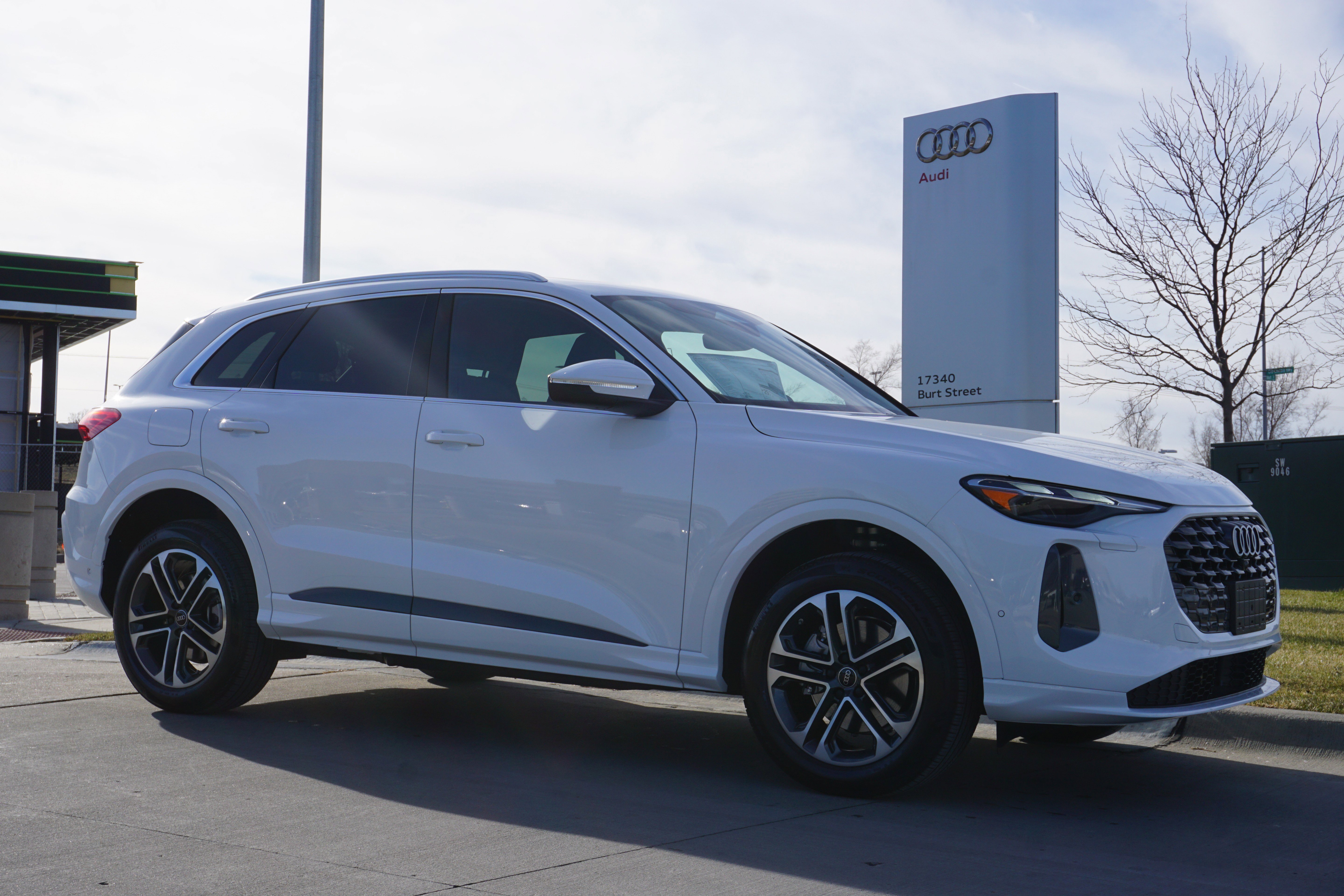 2025 Audi New Q5 Premium's photo