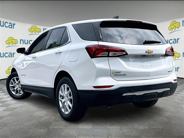 2022 Chevrolet Equinox LT photo 2