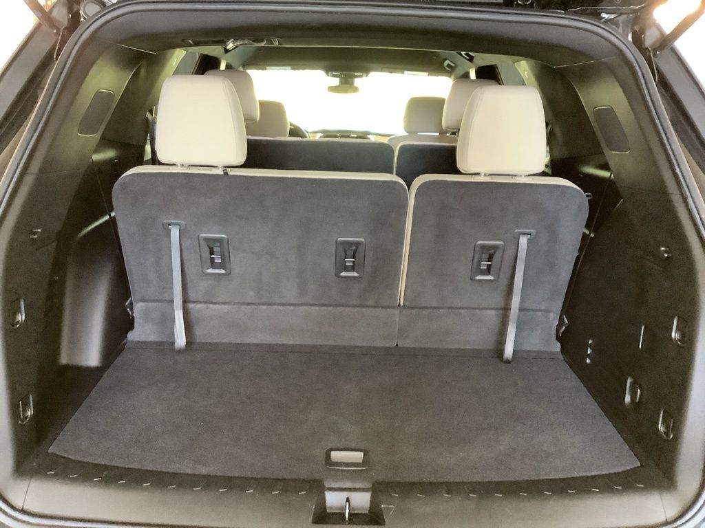 2023 Chevrolet Traverse LS photo 25